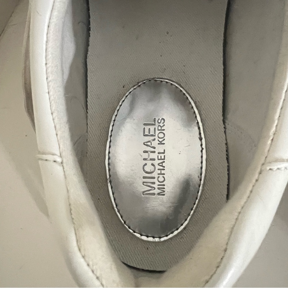 Michael Kors navy and white womens size 7M shoes - Picture 8 of 9